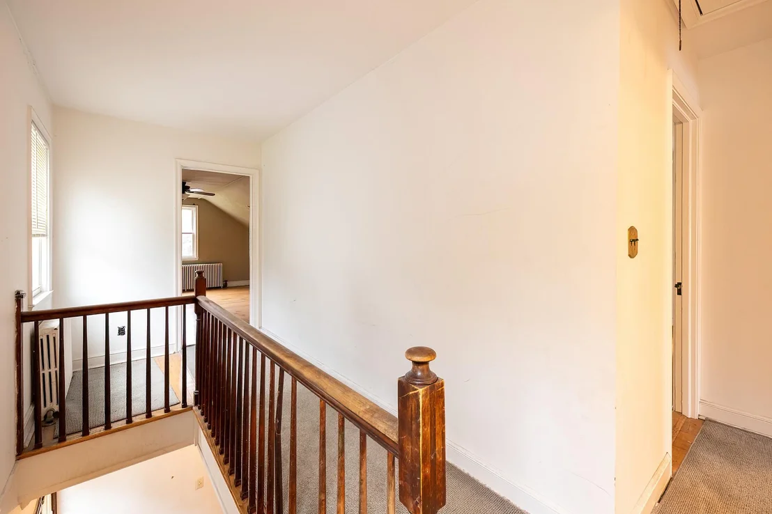 Photo of 545 Ridgeway