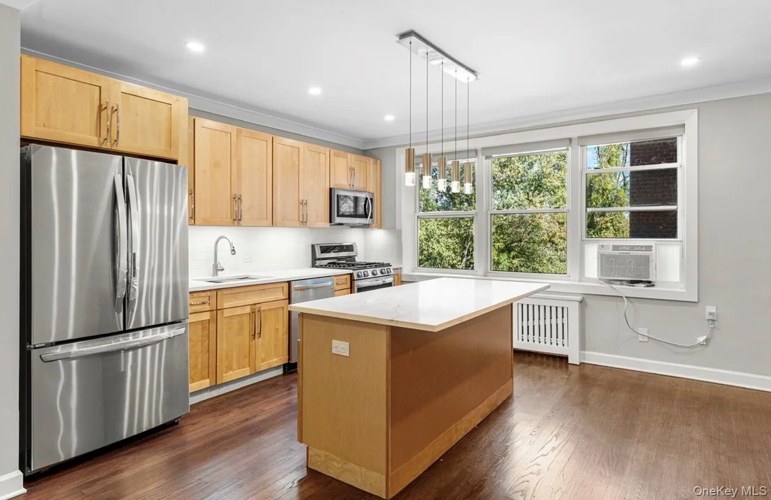 Photo of Unit 3D at 1133 Midland Avenue