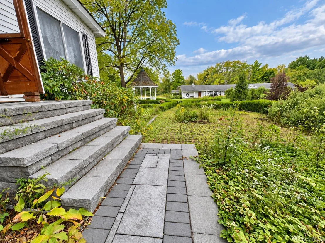 Photo of 39 Maple Avenue
