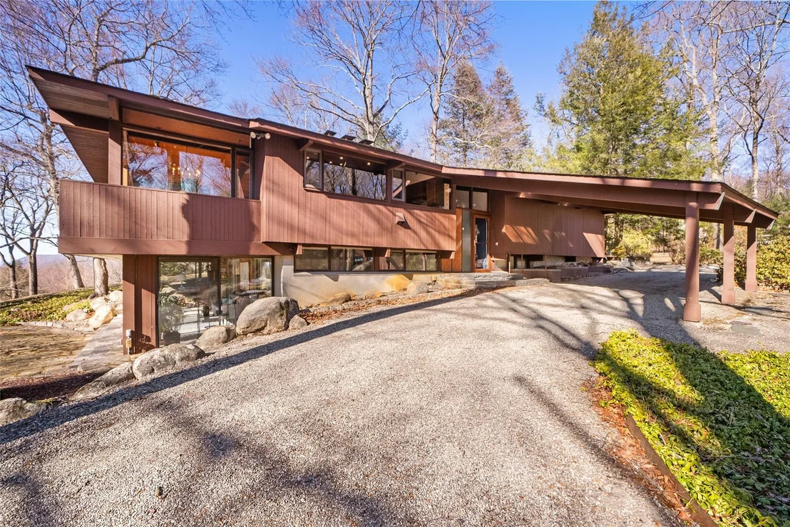 Photo of 43 Snake Hill Road