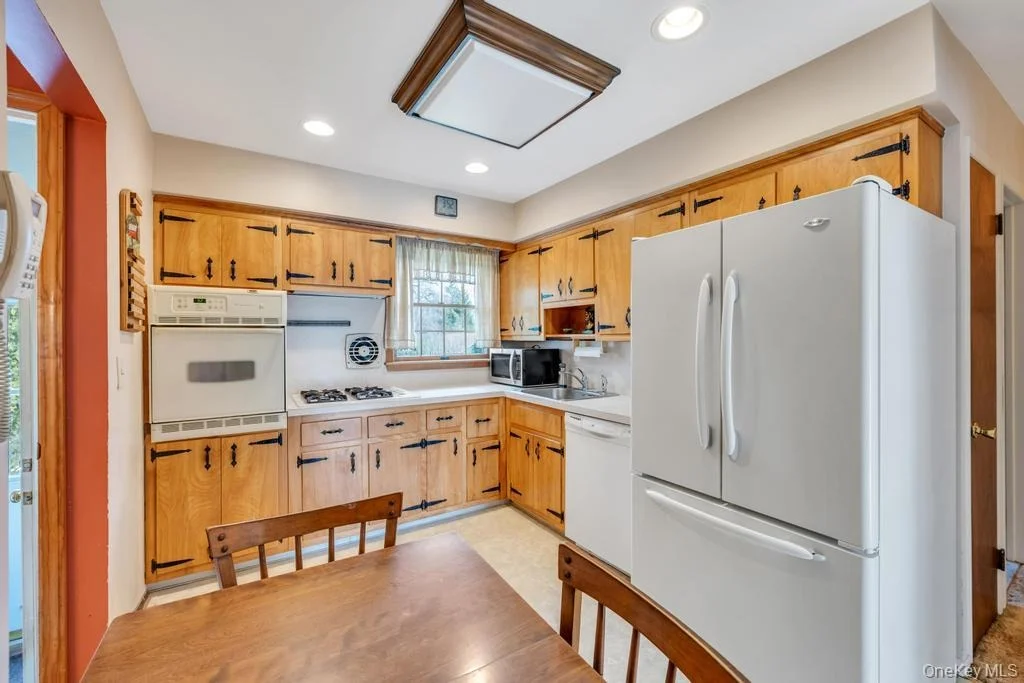 Photo of 238 Centre Avenue