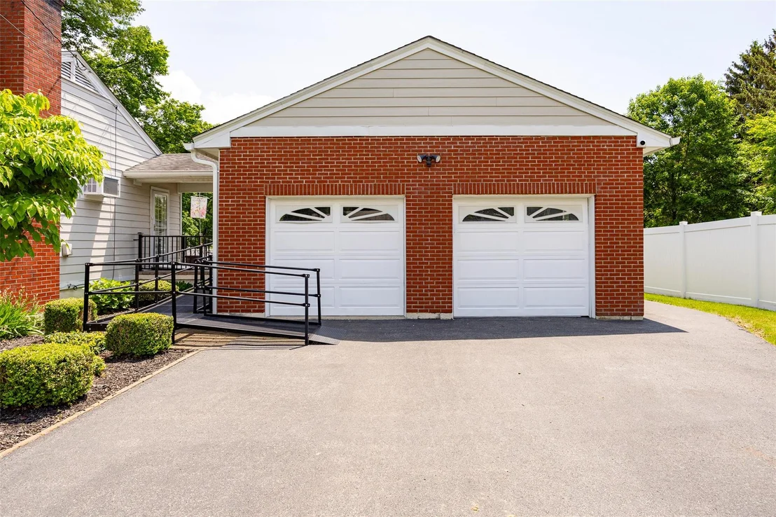 Photo of 18 Lorraine Boulevard