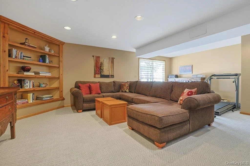 Photo of 1303 Regent Drive