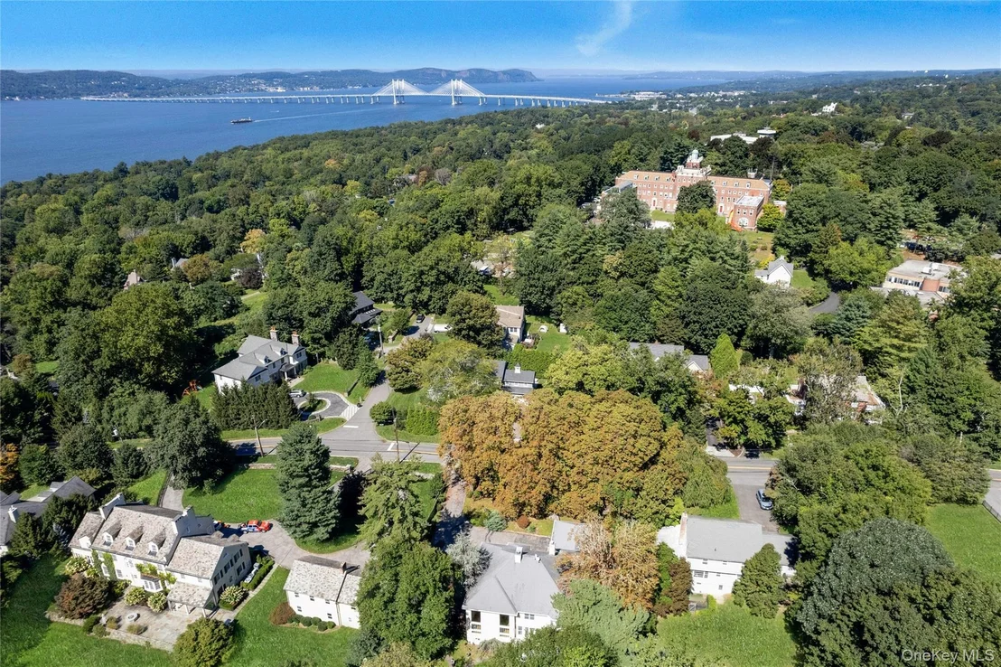 Photo of 25 Riverview Road