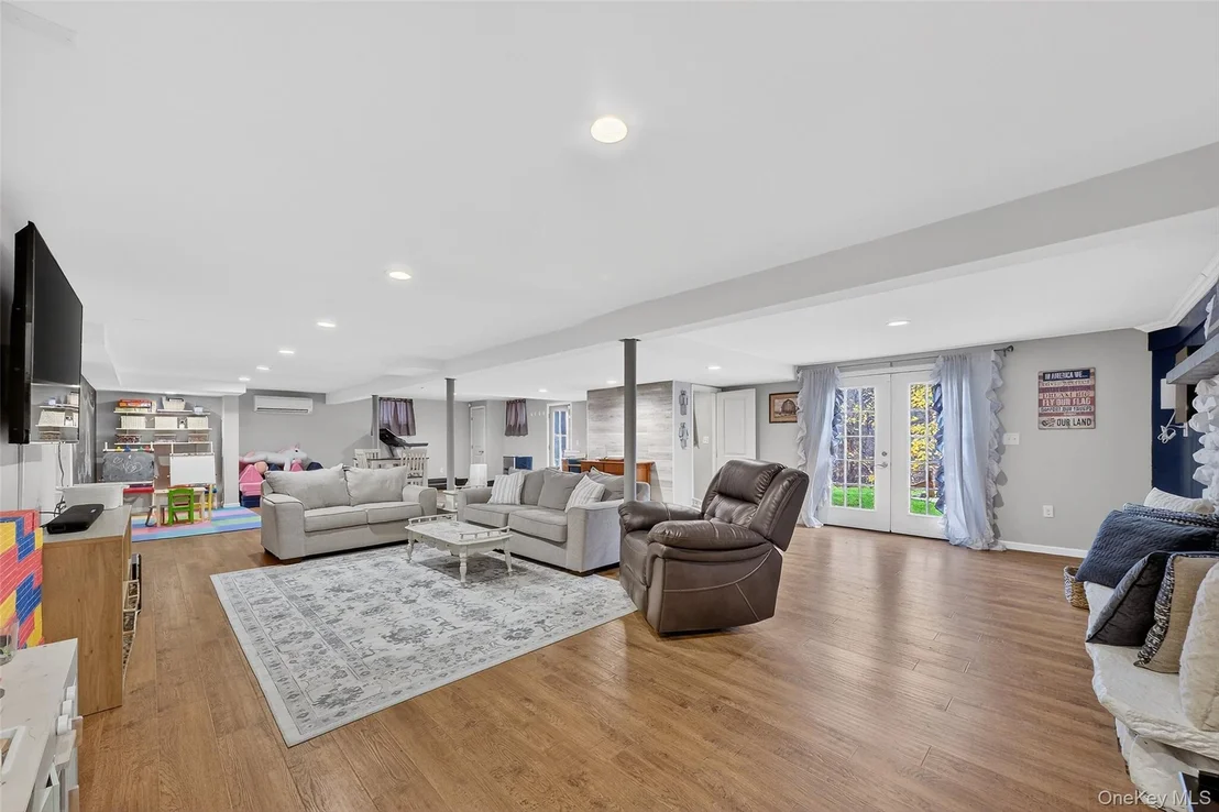 Photo of 8 Ridge Road