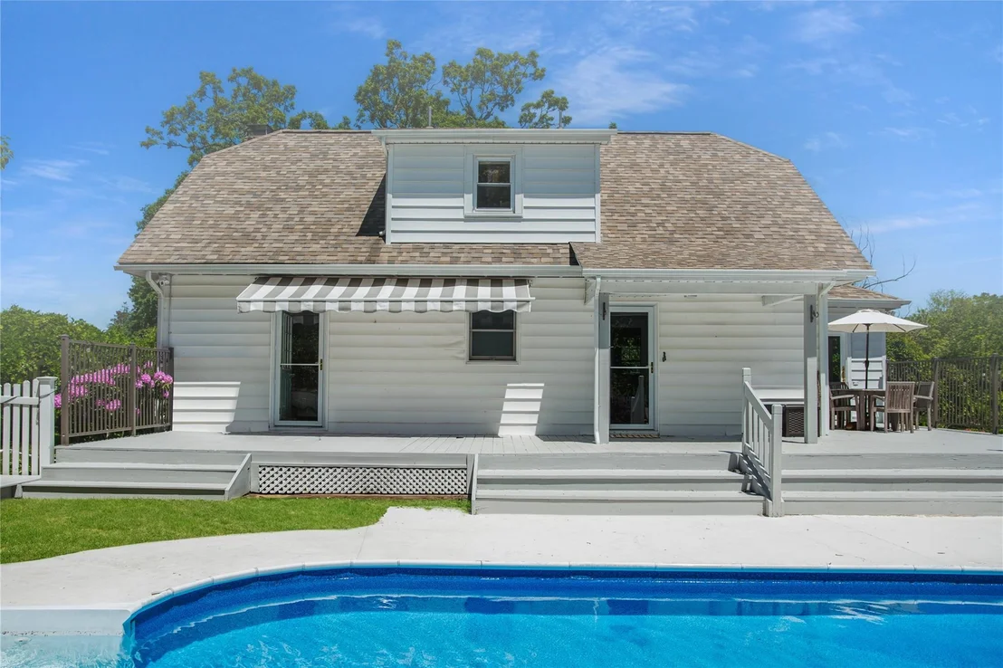 Photo of 222 Lakeside Road