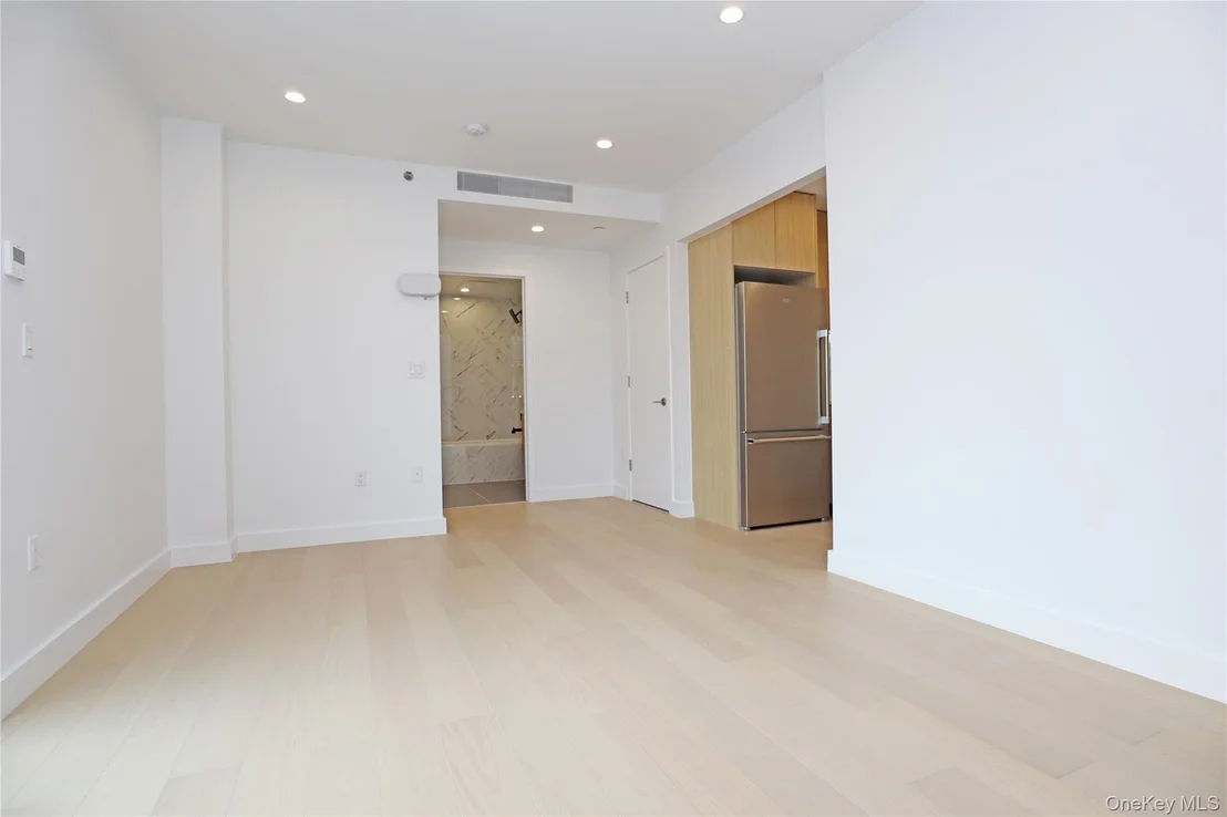 Photo of Unit 6G at 15002 Northern Boulevard