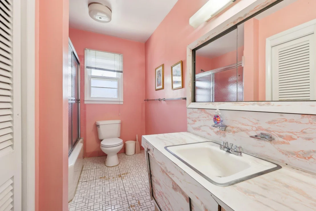 Photo of 37 Mohegan Lane