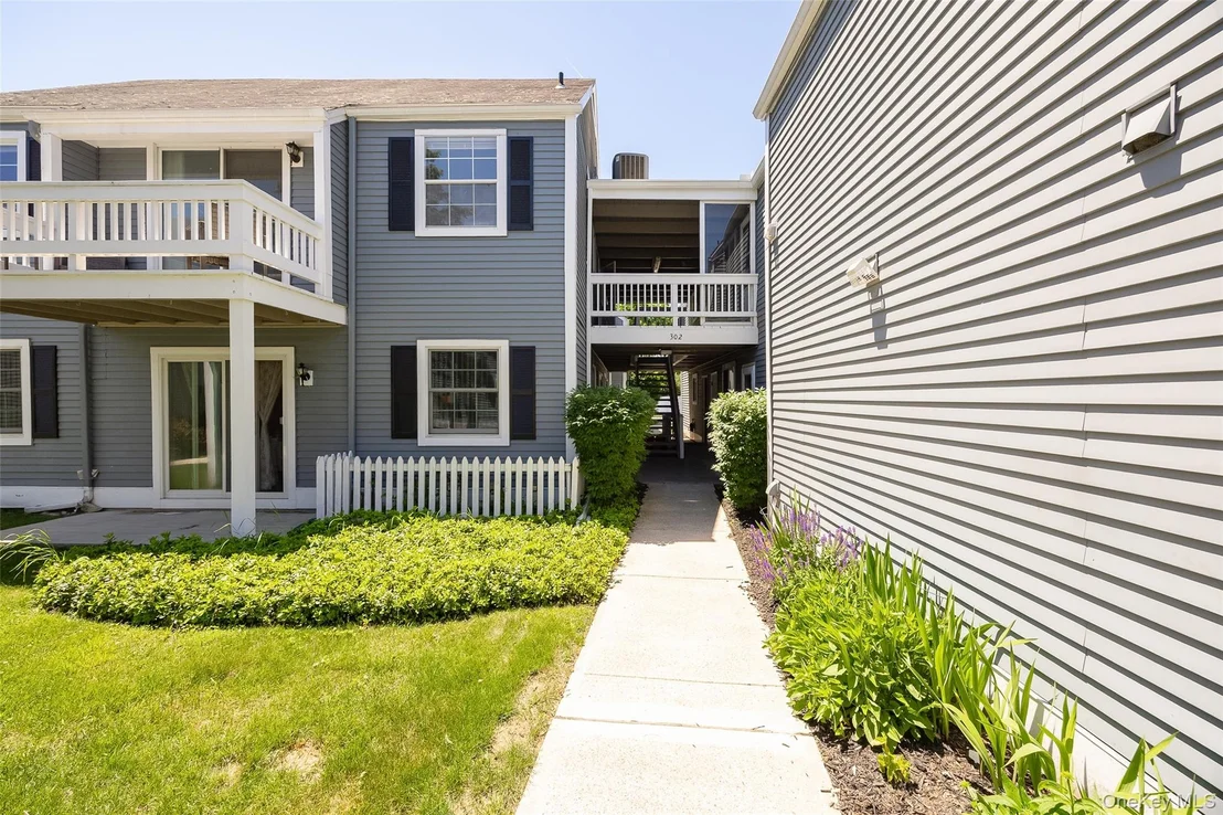 Photo of Unit G at 302 Commons Way