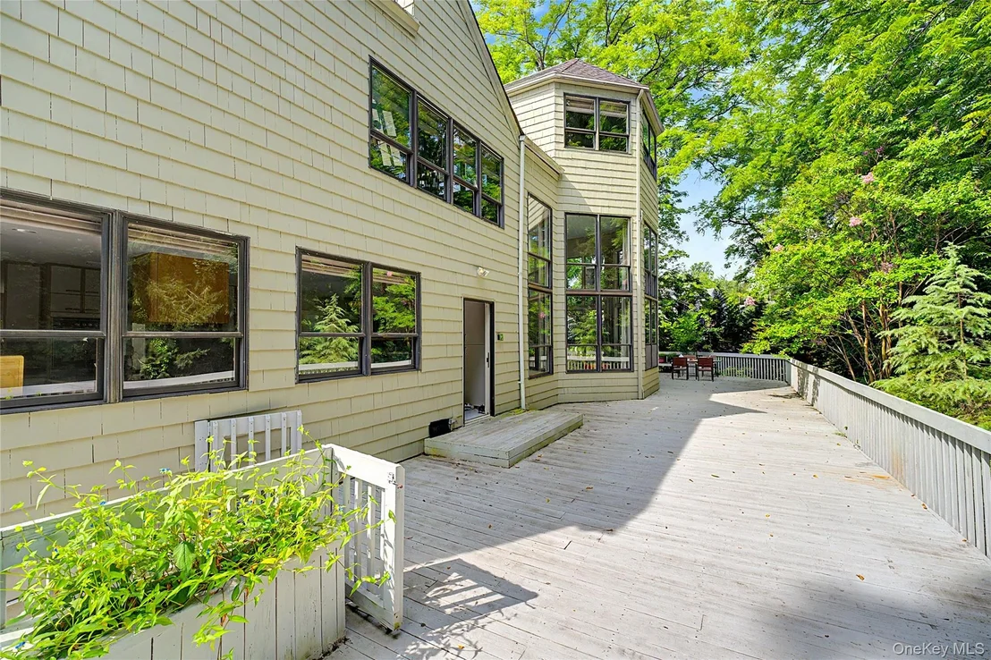 Photo of 6 The Maples