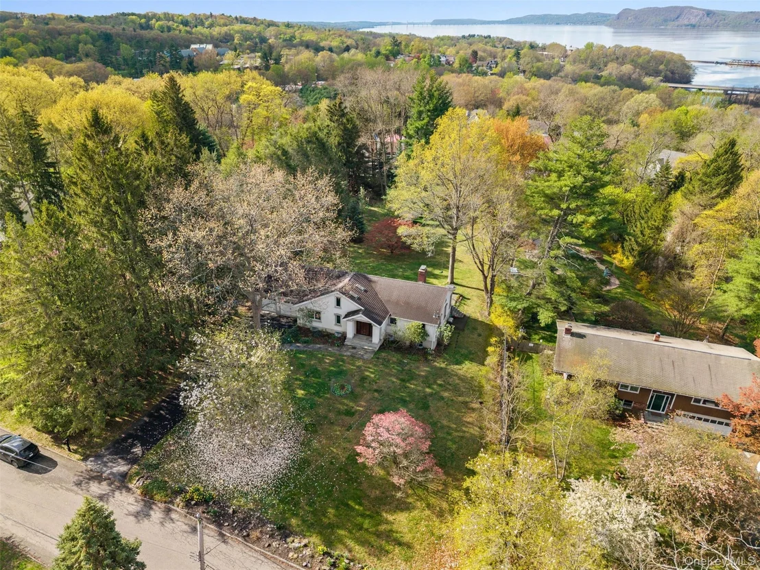 Photo of 8 Riverview Farm Road