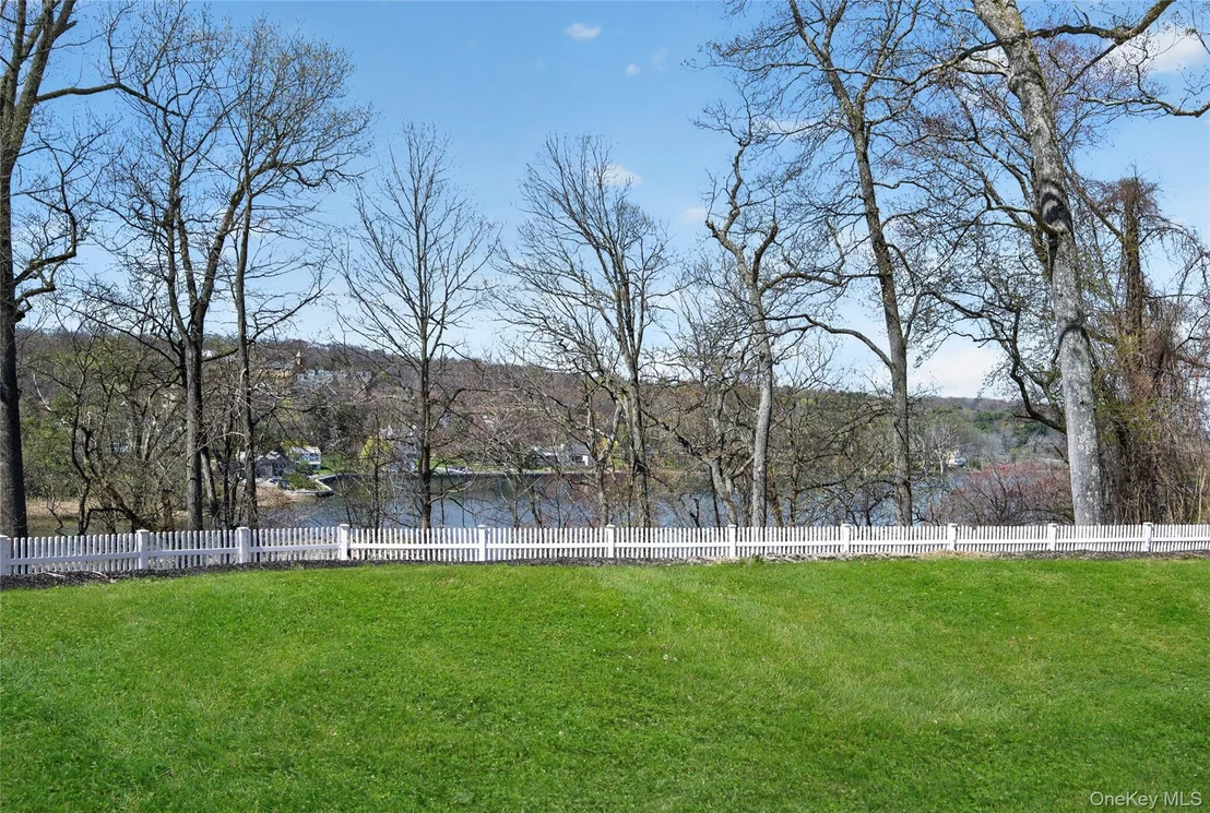 Photo of 261 Harbor Road