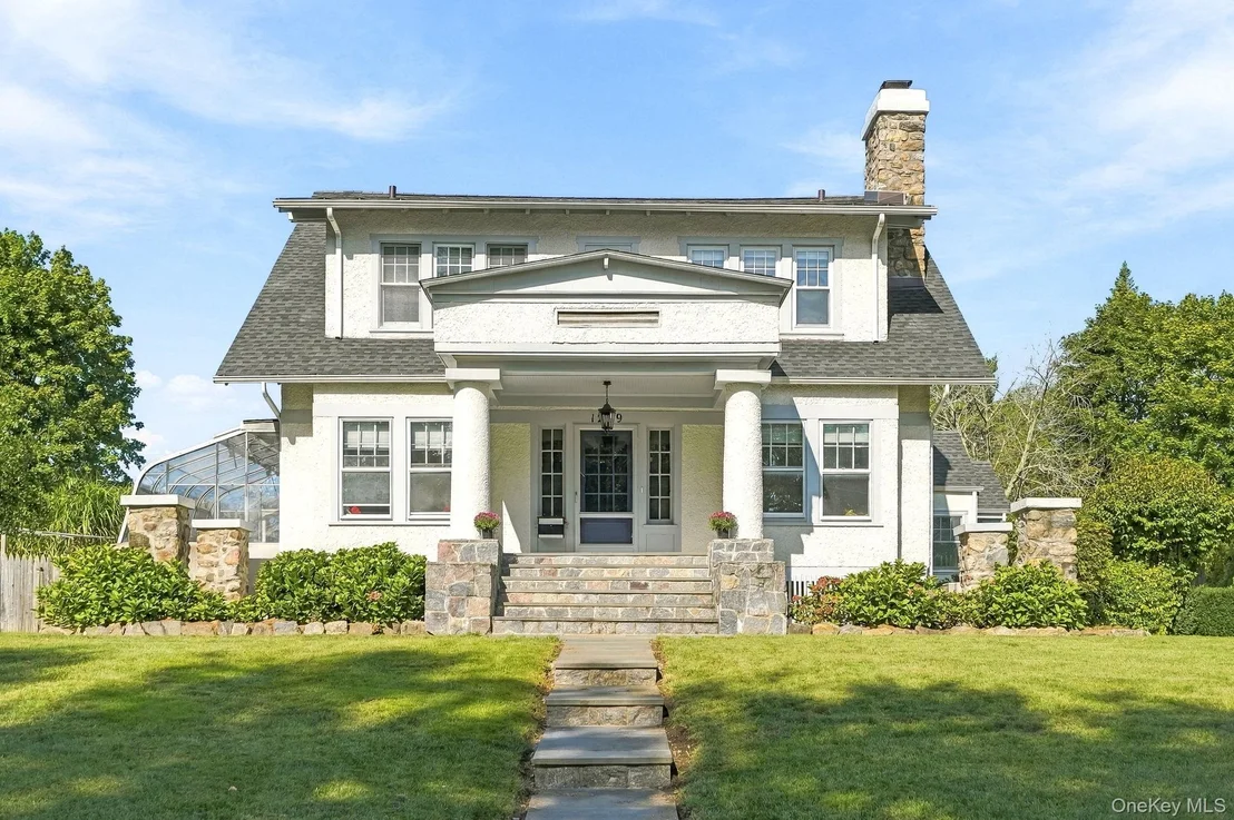 Photo of 1239 Post Road