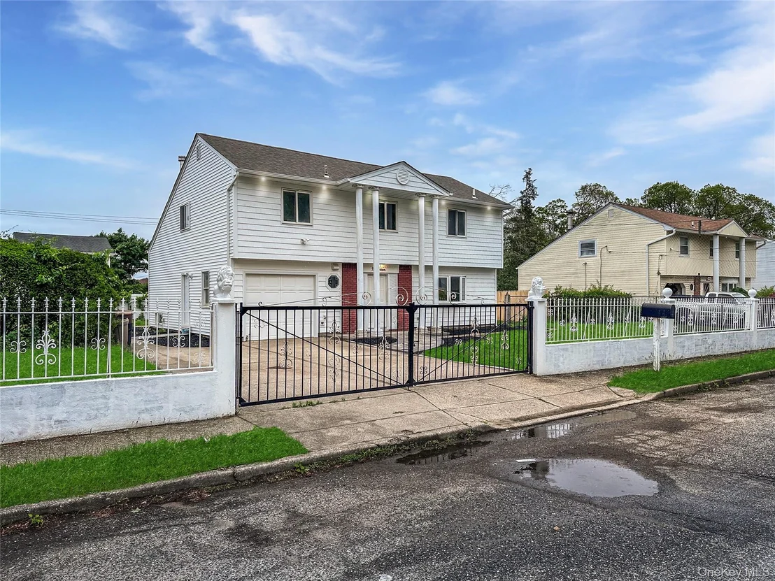 Photo of 19 Leaf Avenue