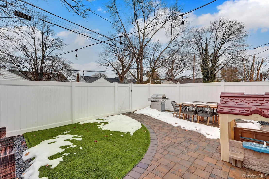 Photo of 2642 Clovermere Road