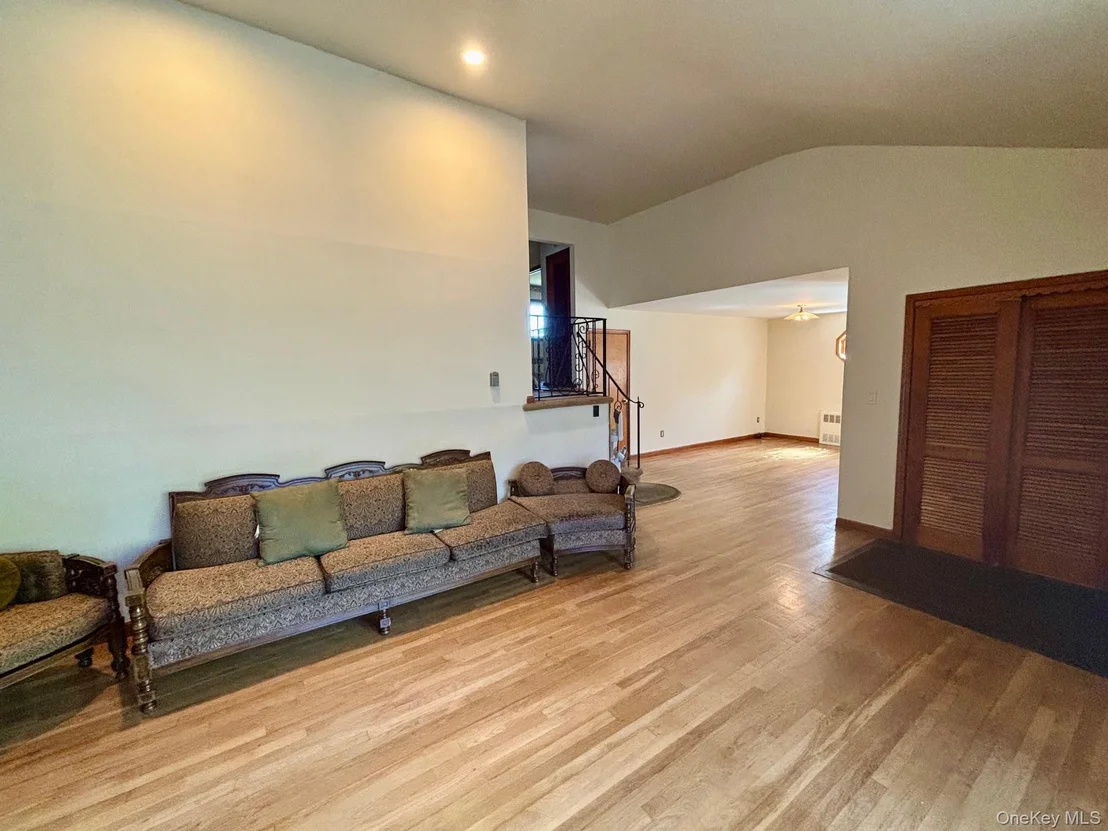 Photo of 10 13th Avenue