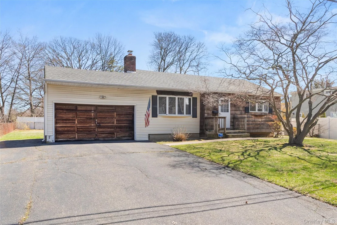 Photo of 1643 Pine Acres Boulevard