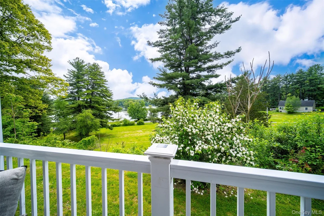 Photo of 559 Lake Road