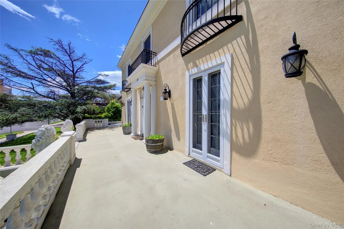 Photo of 159 Magnolia Boulevard