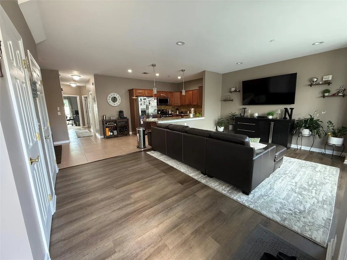 Photo of 907 Emily Drive