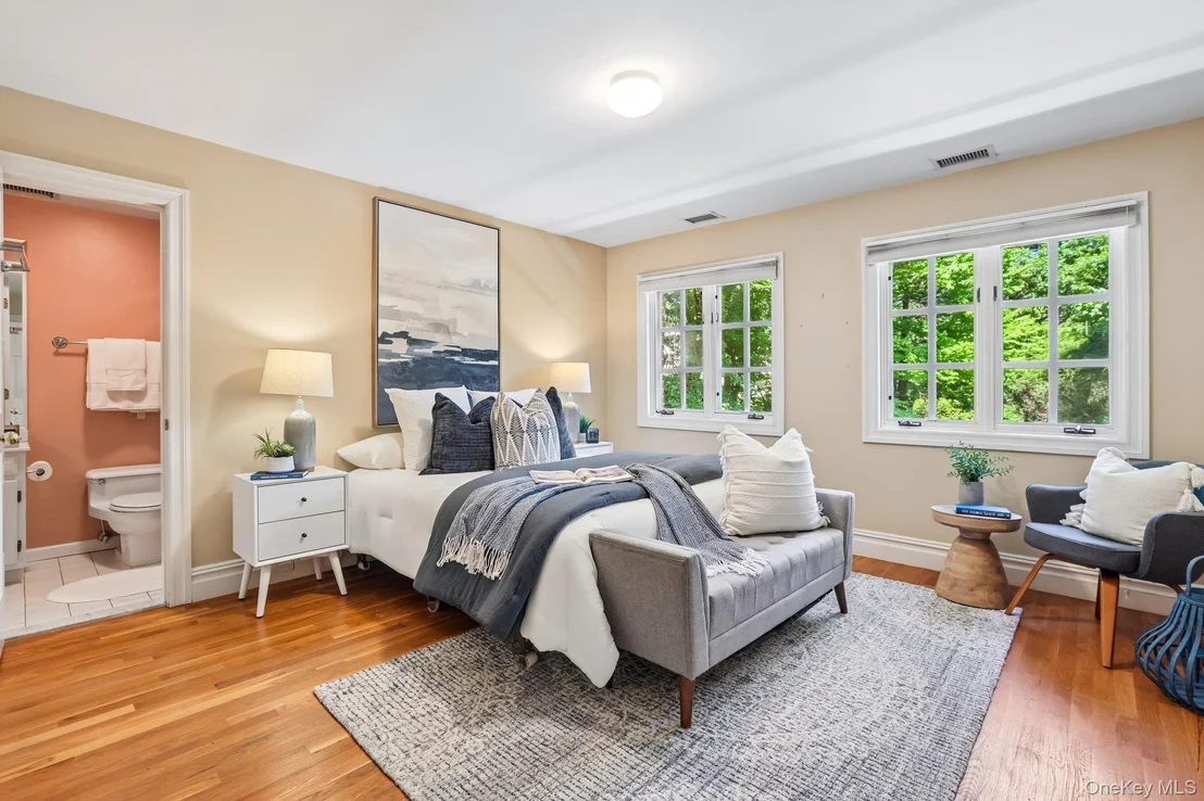 Photo of 90 Greenhaven Road