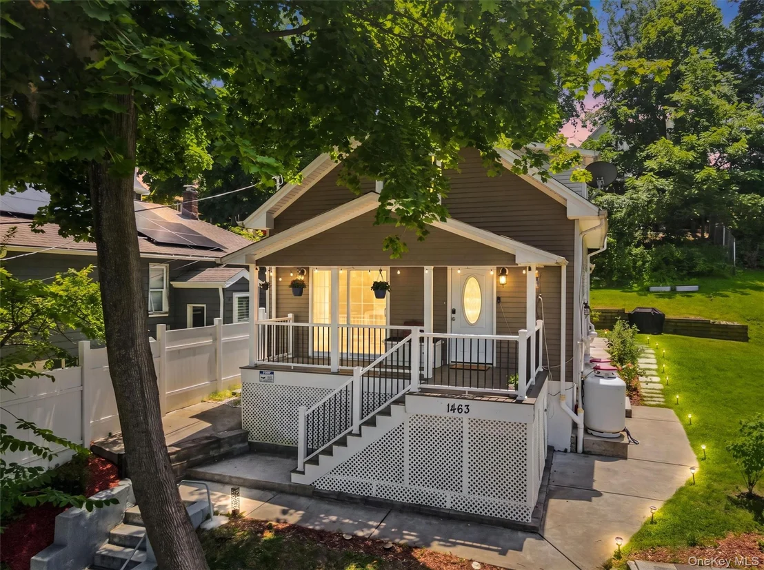 Photo of 1463 Lincoln Terrace