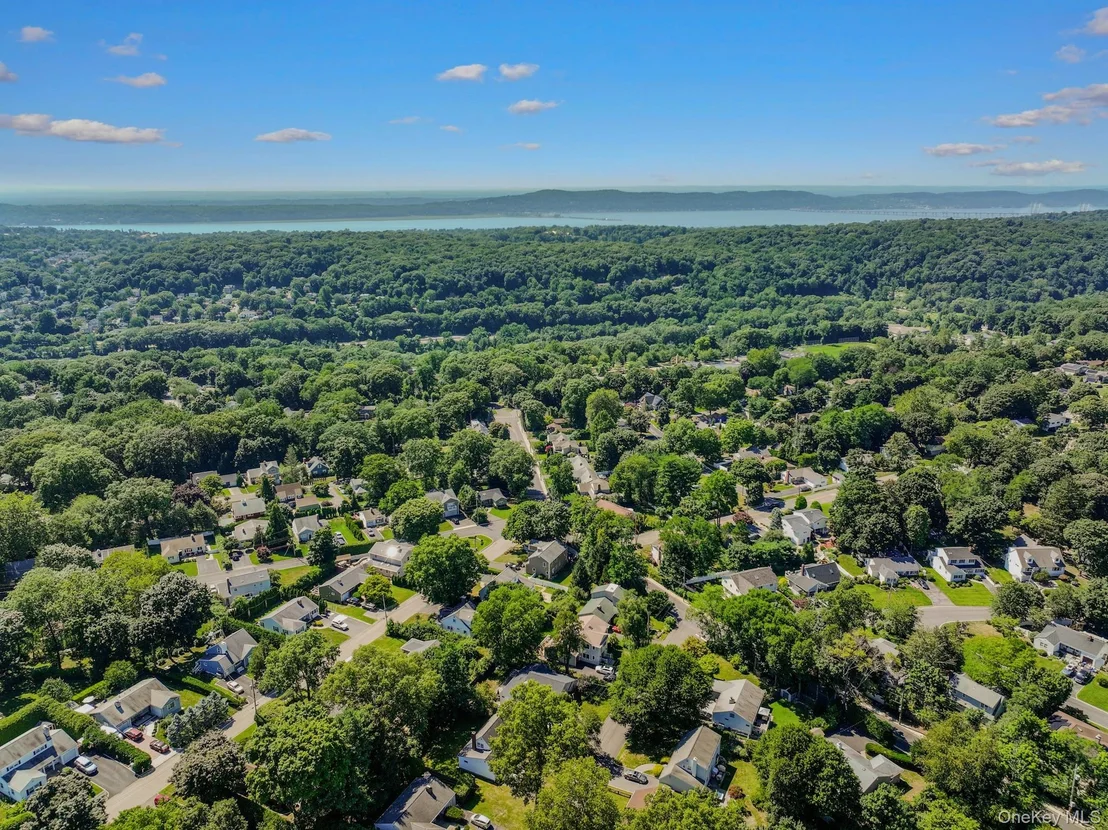 Photo of 105 Huntley Drive