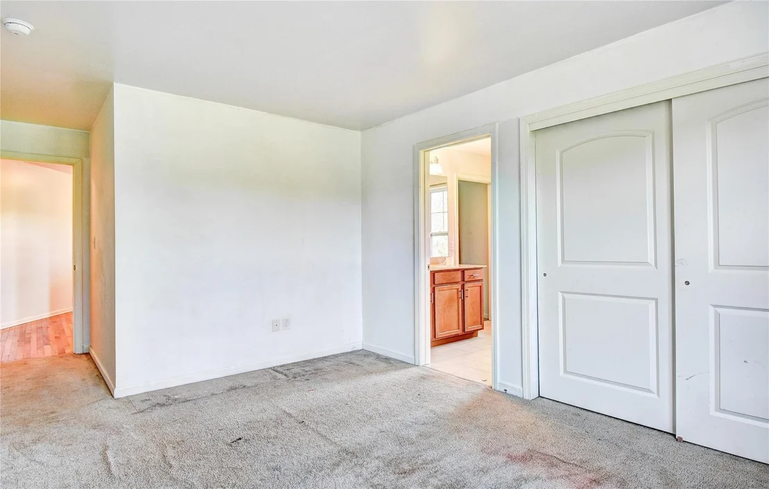 Photo of 1 Lindentree Lane