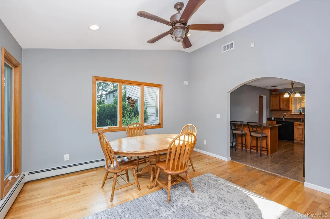 Photo of 1340 Spur Drive S
