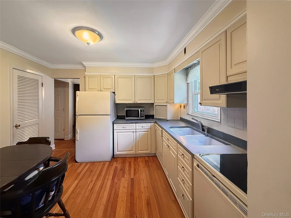 Photo of 112 Putnam Road