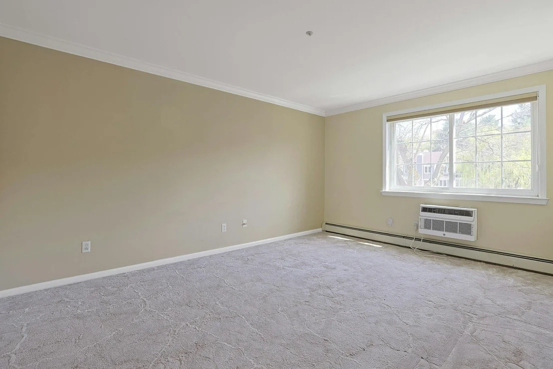 Photo of Unit 2E at 500 Pondside Drive