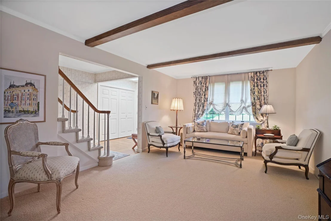 Photo of 7 Lookout Place