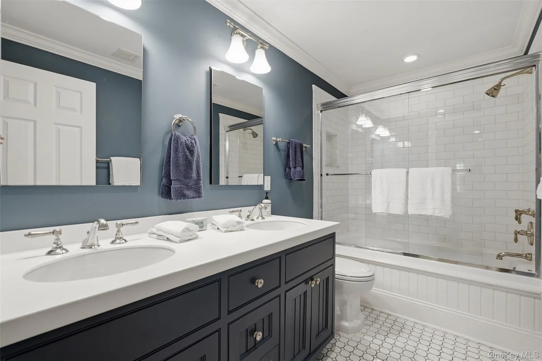 Photo of 81 Park Drive N