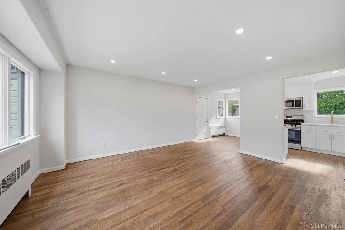 Photo of 986 Cayuga Road
