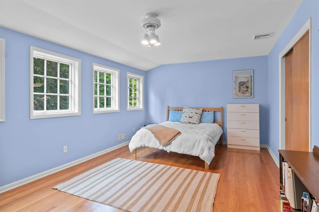 Photo of 150 Kingwood Park