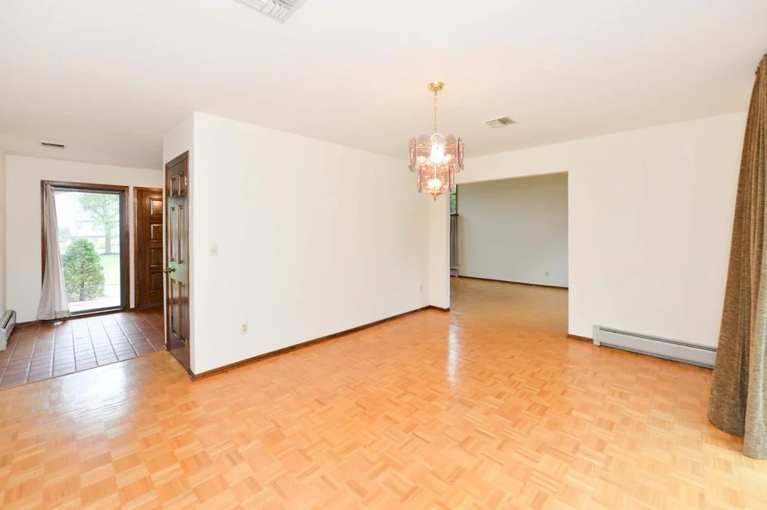 Photo of 5 Rubinstein Court
