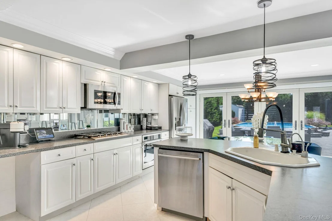 Photo of 29 Selden Boulevard