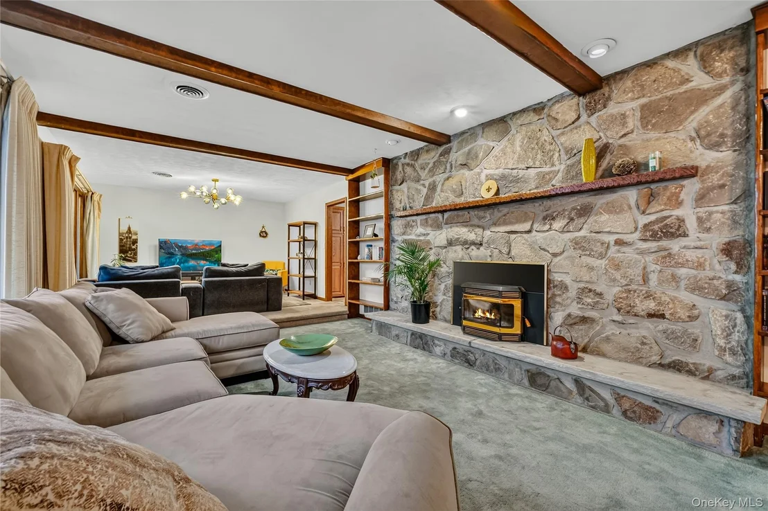 Photo of 14 Lisa Drive