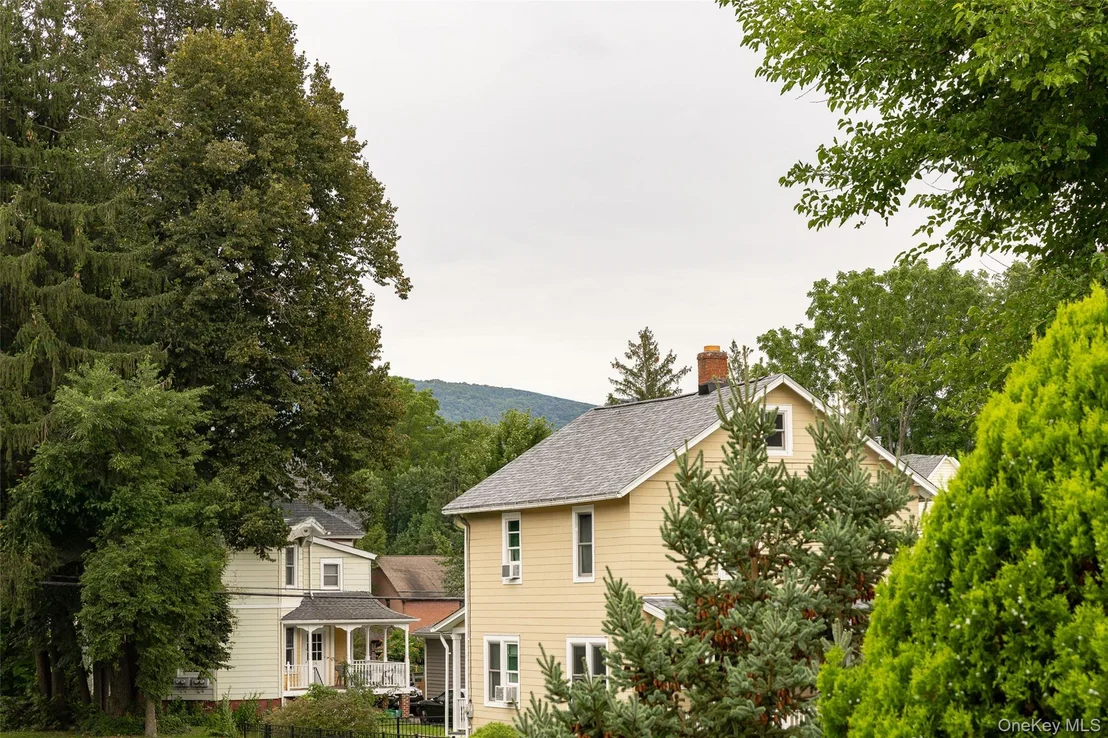Photo of 42 Oak Street