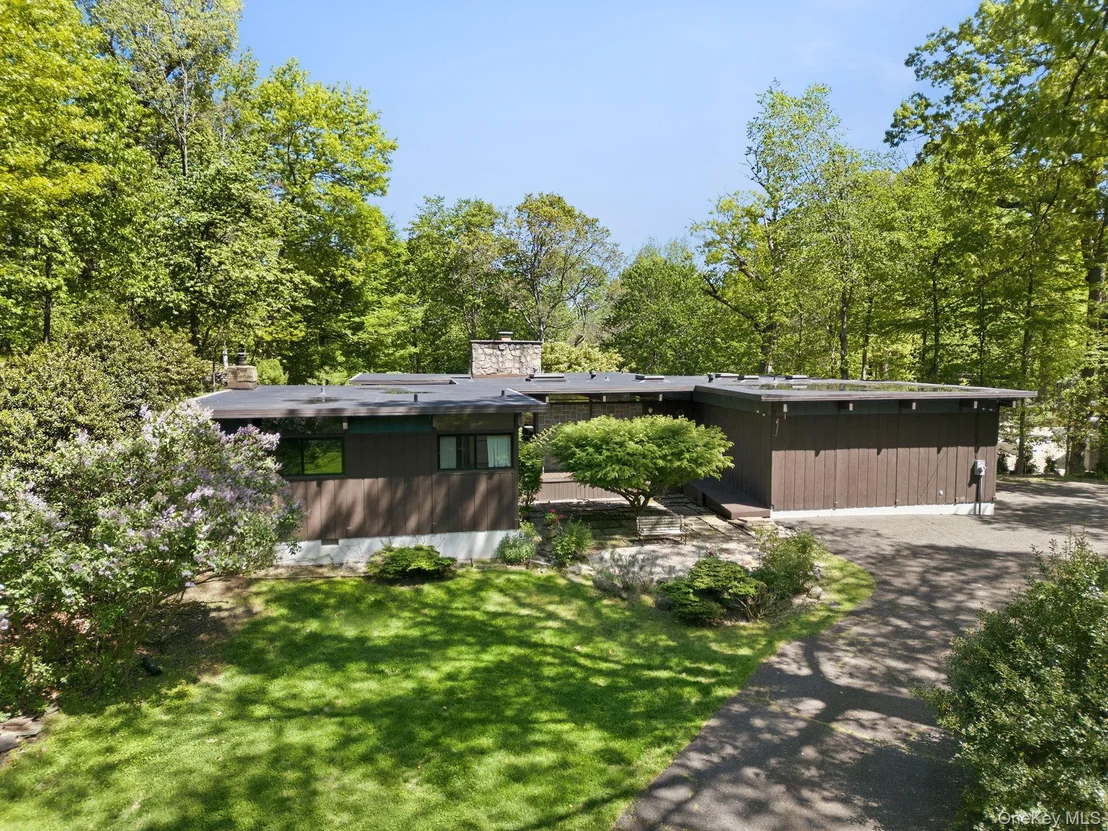 Photo of 51 Eastern Drive