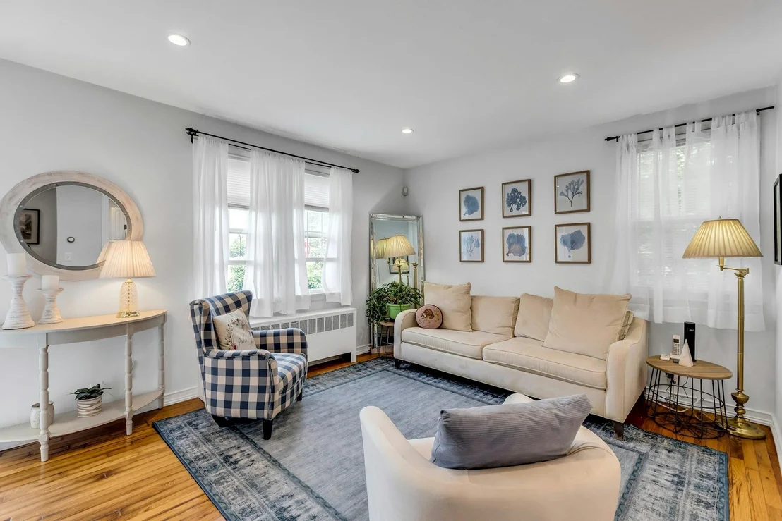 Photo of 15 Robbins Avenue