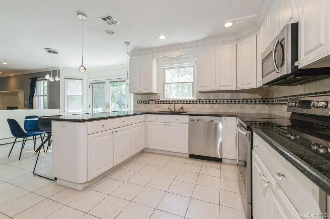 Photo of 212 Fairway Drive