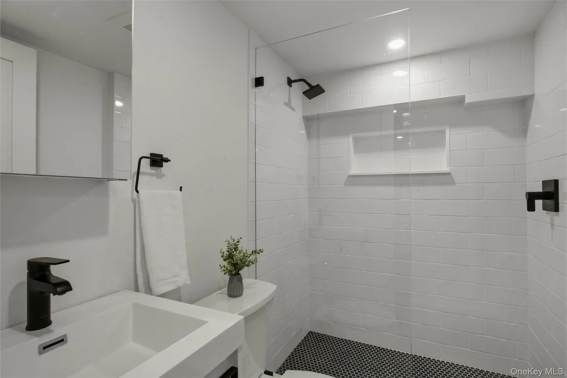 Photo of 525 3rd Street