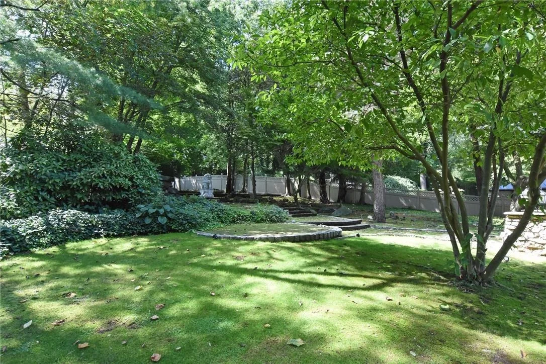 Photo of 685 Esplanade
