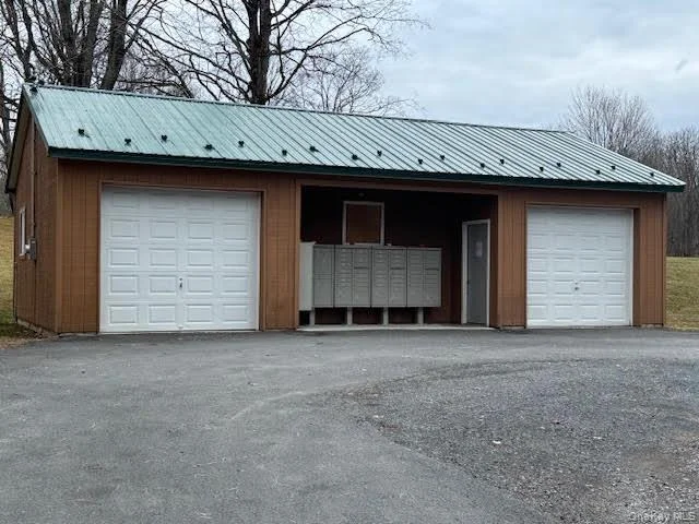 Photo of 138 Round Hill Road