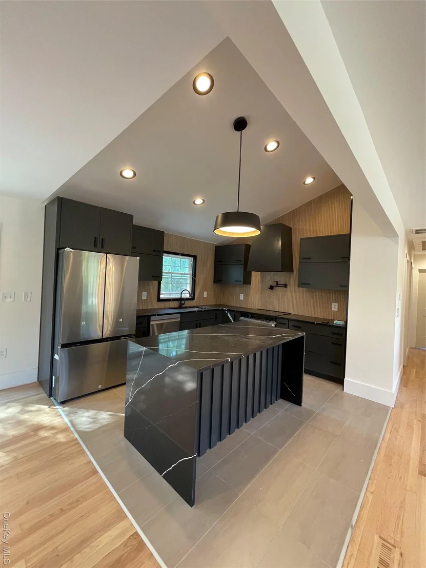 Photo of 10 Frederick