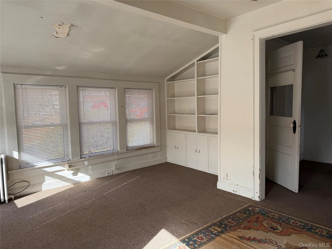 Photo of 8 Maple Avenue