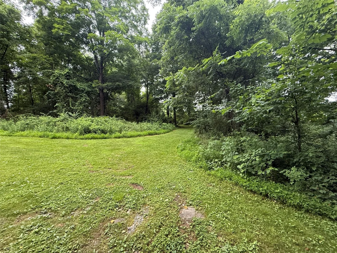 Photo of 81 Route 82