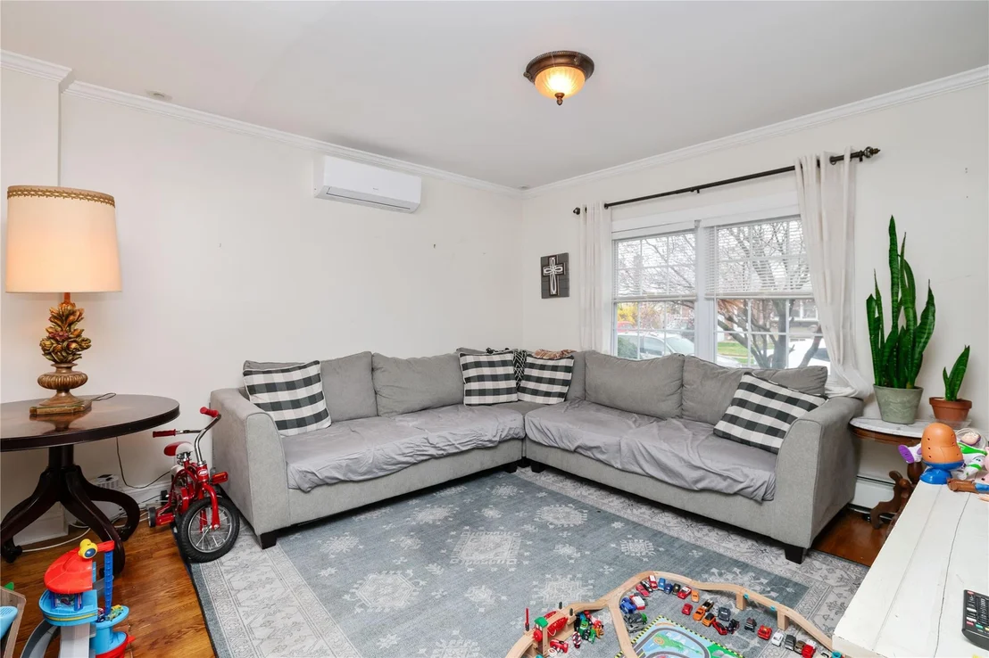 Photo of 231 Doris Avenue