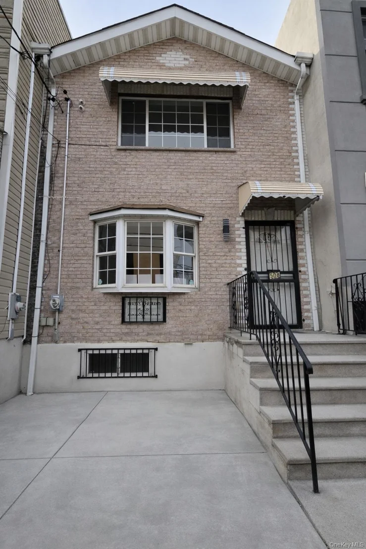 Photo of 508 Warwick Street